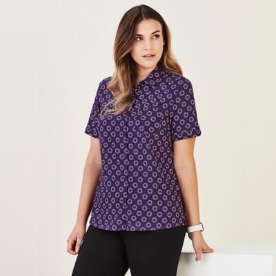 Womens Easy Stretch Daisy Print Short Sleeve Shirt Thumbnail